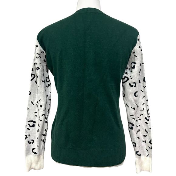 Women’s Snow Leopard Sleeved Sweater Dark Green Boho Cheetah Top Size Medium - Picture 4 of 7
